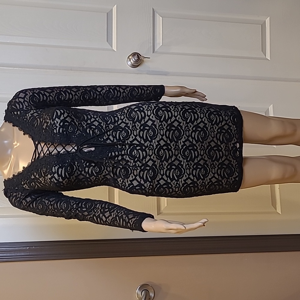 Kimikal nude lined lace dress